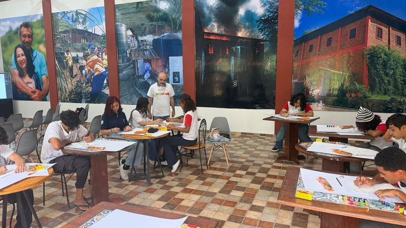 Arte e Memória: Pintando Histórias de Areia
